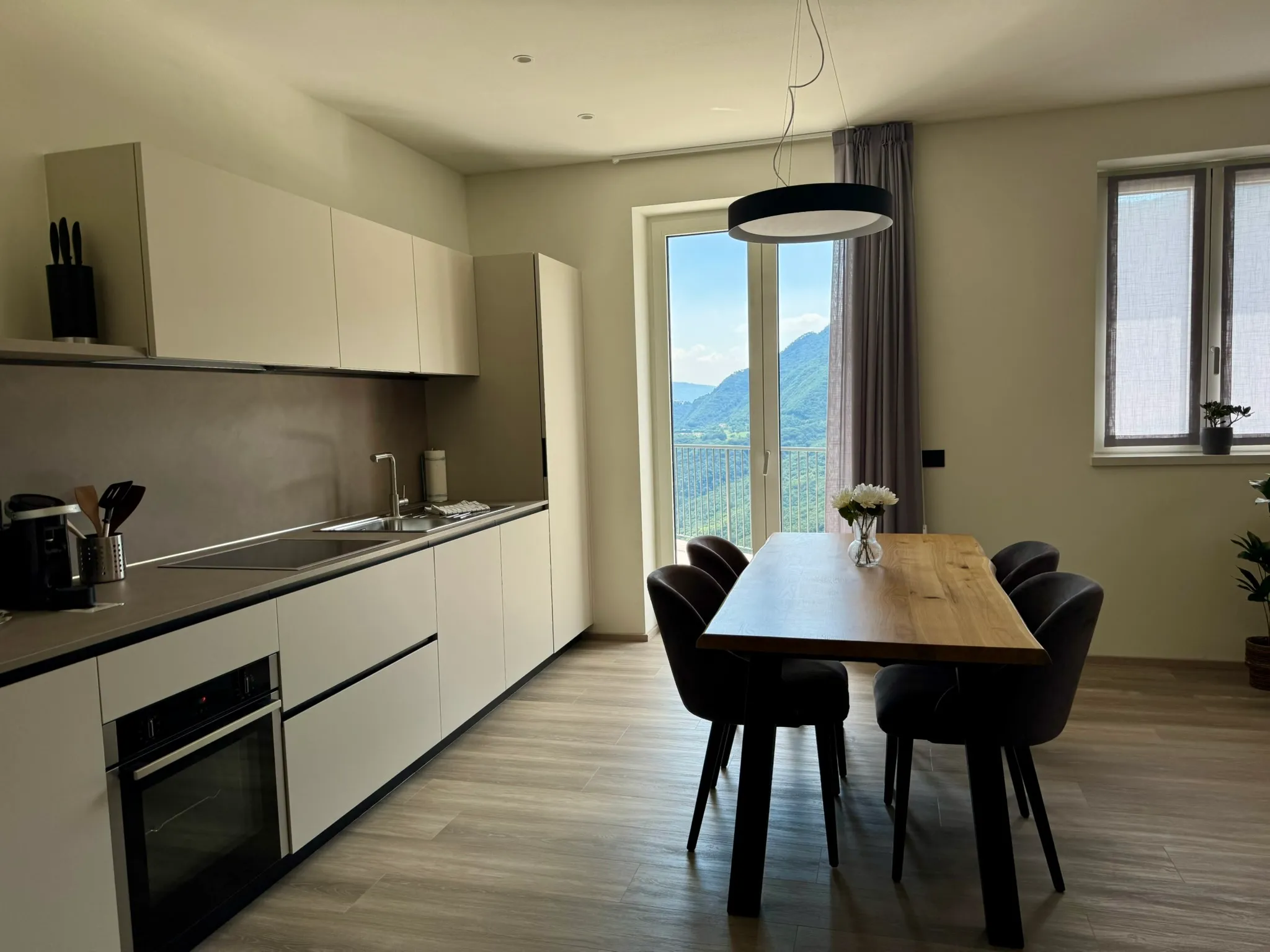 Stylishly furnished apartment at Residence Sermerio
